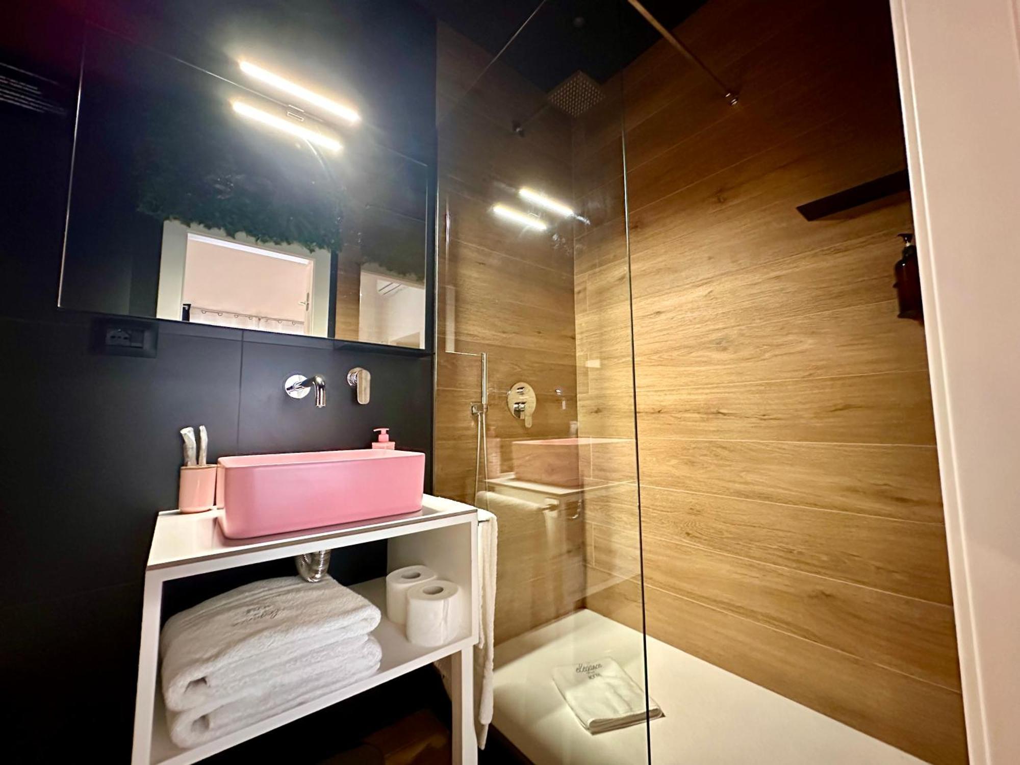 Camera Matrimoniale con Bagno Privato